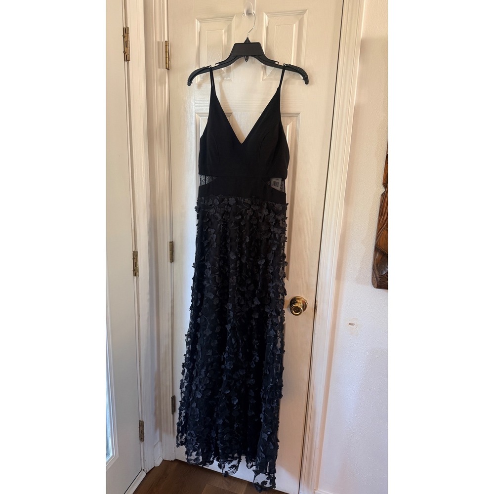 AQUA Black Floral Applique Gown V-Neck Mesh Side Maxi Dress 2610X Size 8 NEW